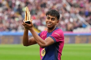 国足新帅伊万科维奇首秀，3-0胜新加坡