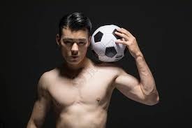 大放异彩！圆神难舞，皇马小将贡萨洛帽子戏法！皇马5比1贝蒂斯